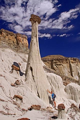 081 wahweap hoodoos.JPG